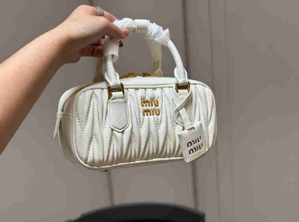 💎Miu Miu White Matelassé Logo Mini Top Handle Zipper Handbag